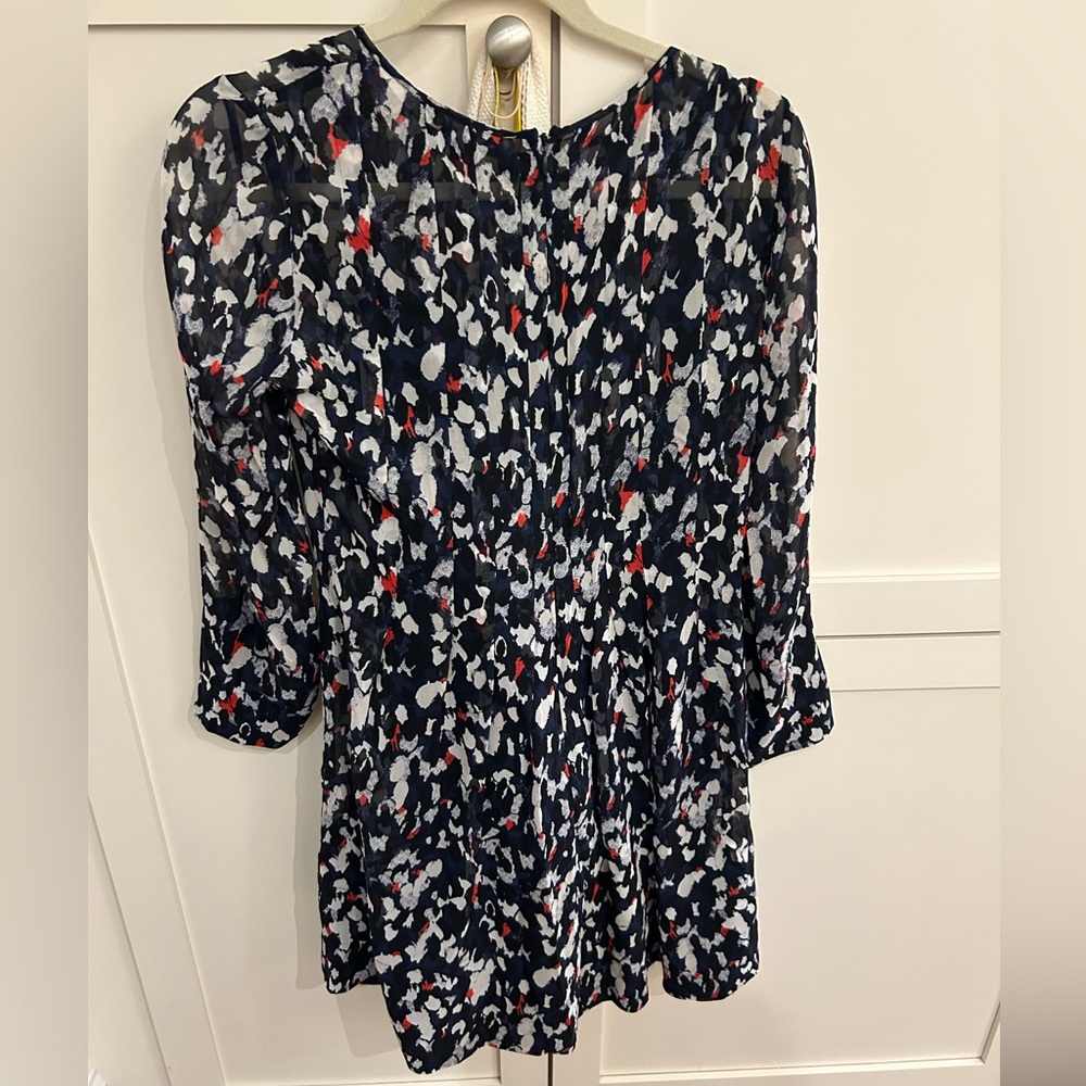 NWOT club Monaco bracelet sleeve dress in abstract navy print, size 4